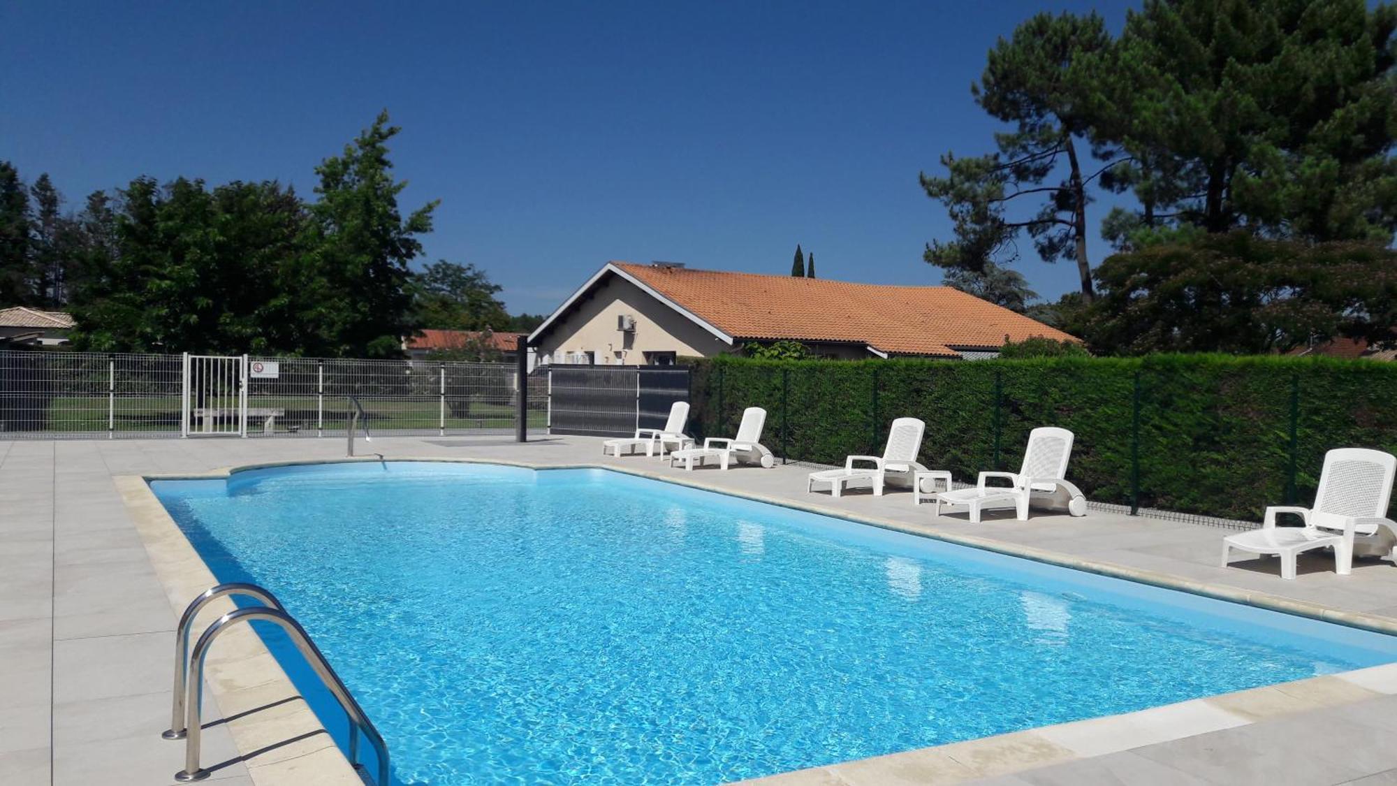 Hotel Restaurant Les Bruyeres Saint-Médard-en-Jalles Dış mekan fotoğraf