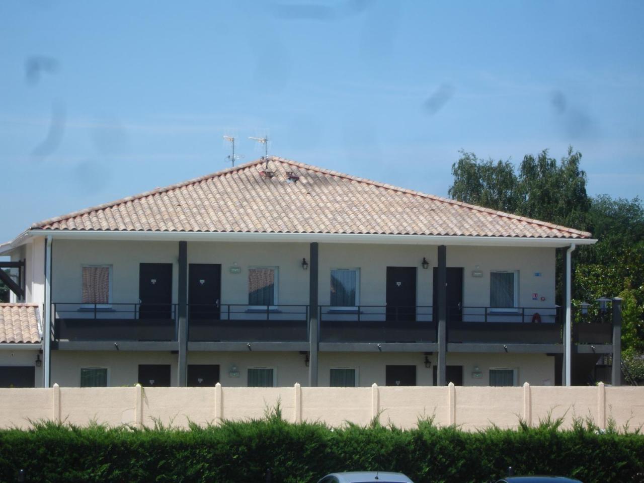 Hotel Restaurant Les Bruyeres Saint-Médard-en-Jalles Dış mekan fotoğraf