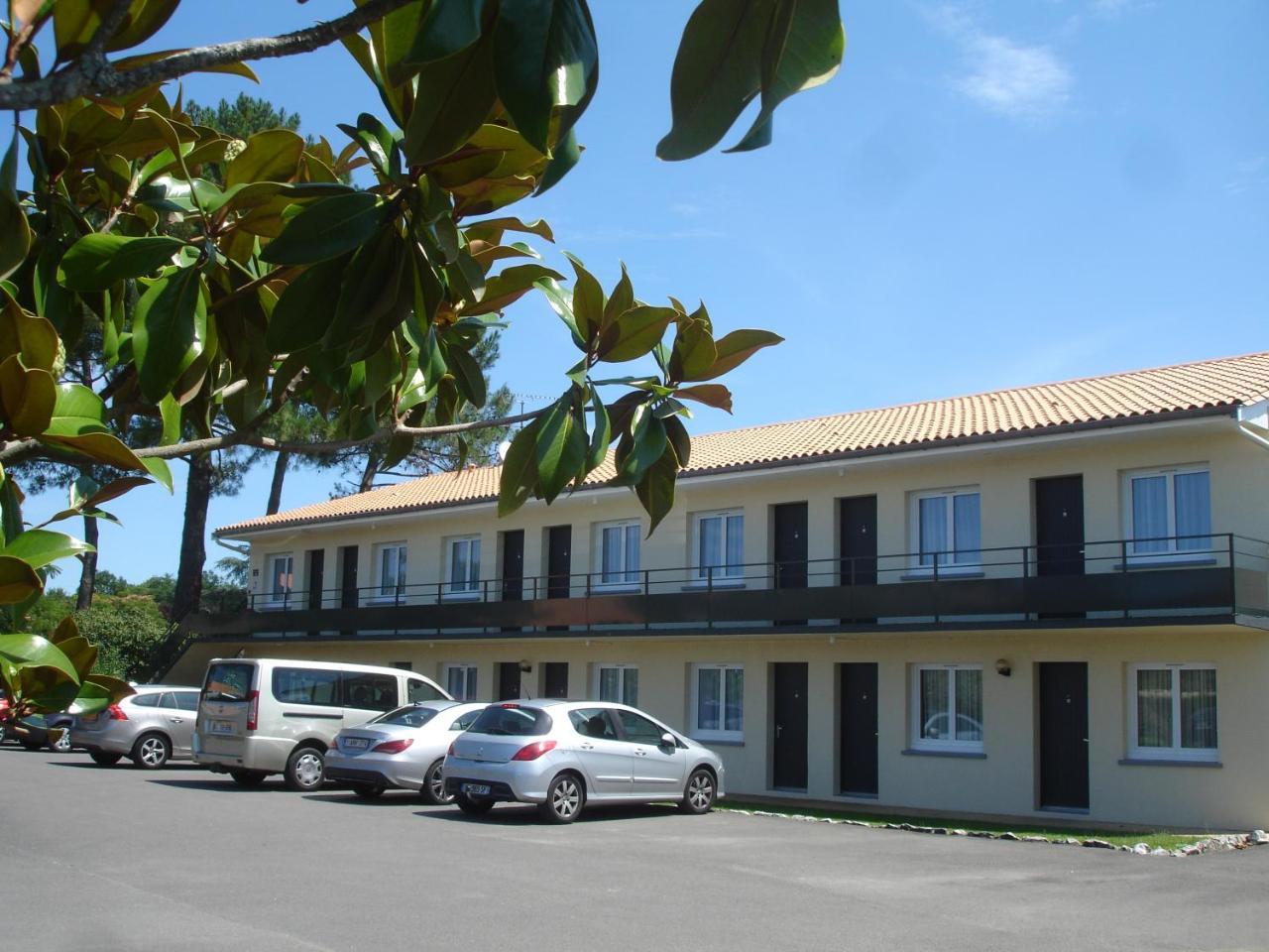 Hotel Restaurant Les Bruyeres Saint-Médard-en-Jalles Dış mekan fotoğraf